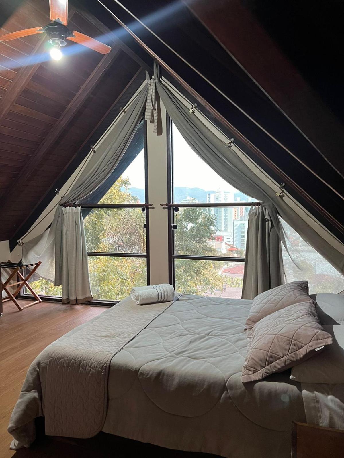 Pousada Casa Da Pedra Блуменау Екстериор снимка